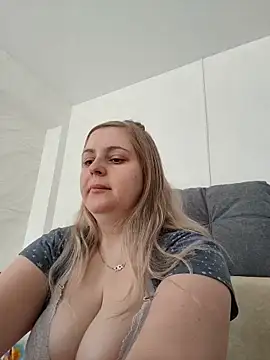 Snapshot of Lady_nice_cat chatting on 05.16.26 Lady nice cat online show from 05.16.26