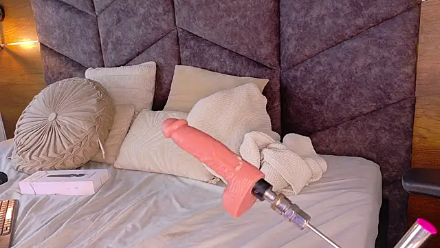 nahomi campbell online show from 03.08.26