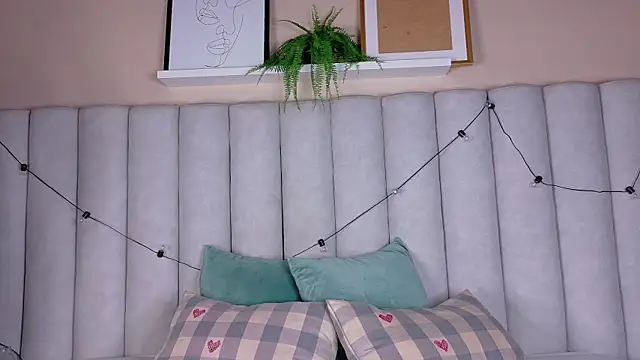 nahomi campbell online show from 04.06.26