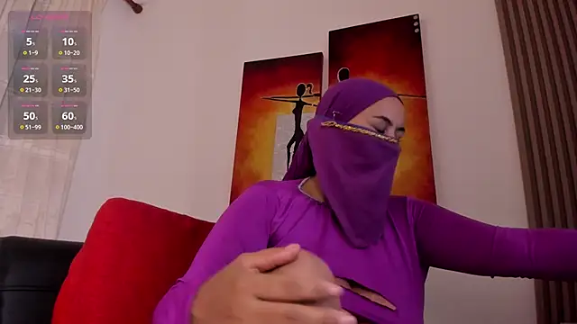 Snapshot of Amina_hafsa chatting on 02.13.25 Amina hafsa online show from 02.13.25