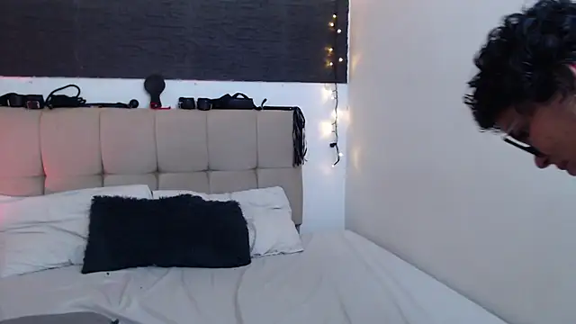 anaroman01 online show from 04.22.26