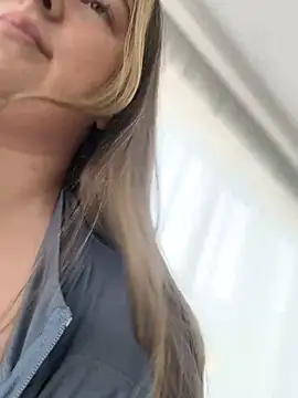 curvyflawless online show from 01.10.25