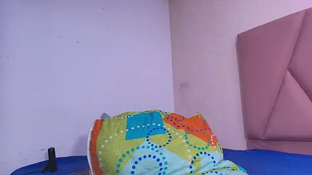 arl chloee online show from 10.31.25