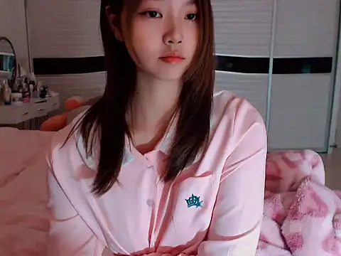 Snapshot of -Lucky_Girl chatting on 12.20.24 -Lucky Girl online show from 12.20.24