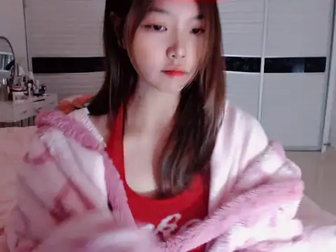 Snapshot of -Lucky_Girl chatting on 12.21.24 -Lucky Girl online show from 12.21.24
