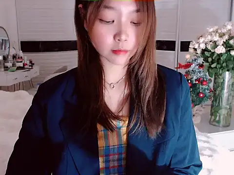 Snapshot of -Lucky_Girl chatting on 12.25.24 -Lucky Girl online show from 12.25.24