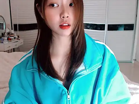 Snapshot of -Lucky_Girl chatting on 12.26.24 -Lucky Girl online show from 12.26.24