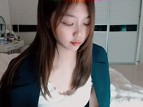 Snapshot of -Lucky_Girl chatting on 12.26.24 -Lucky Girl online show from 12.26.24
