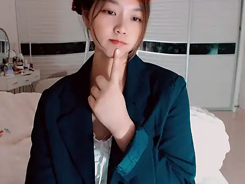 Snapshot of -Lucky_Girl chatting on 12.26.24 -Lucky Girl online show from 12.26.24