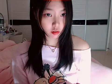 Snapshot of -Lucky_Girl chatting on 01.08.25 -Lucky Girl online show from 01.08.25