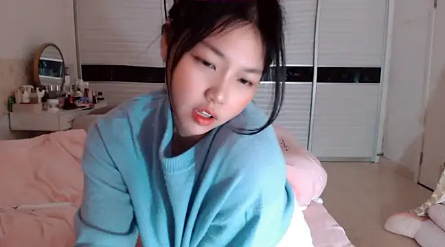 Snapshot of -Lucky_Girl chatting on 01.12.25 -Lucky Girl online show from 01.12.25