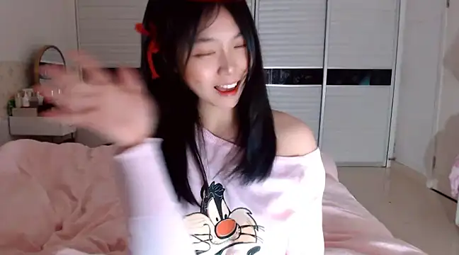 Snapshot of -Lucky_Girl chatting on 01.13.25 -Lucky Girl online show from 01.13.25