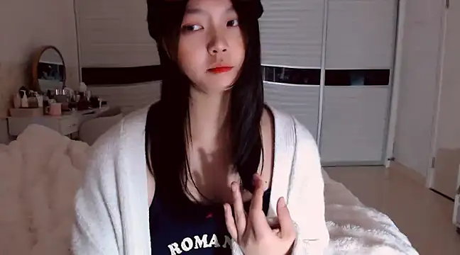 Snapshot of -Lucky_Girl chatting on 01.18.25 -Lucky Girl online show from 01.18.25