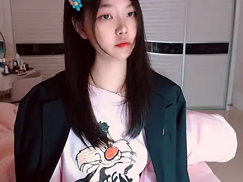Snapshot of -Lucky_Girl chatting on 02.04.25 -Lucky Girl online show from 02.04.25