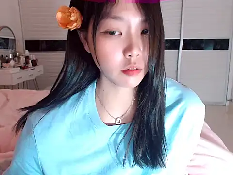 Snapshot of -Lucky_Girl chatting on 02.21.25 -Lucky Girl online show from 02.21.25