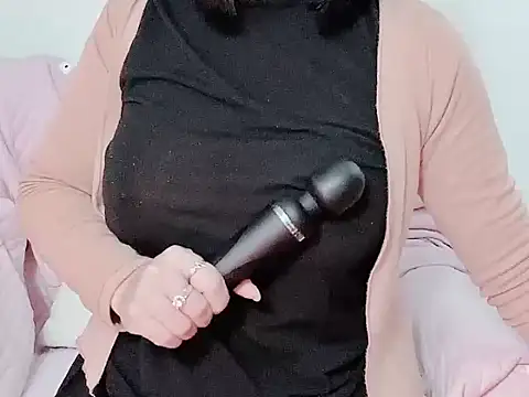 Snapshot of Bella_Babi chatting on 01.19.25 Bella Babi online show from 01.19.25