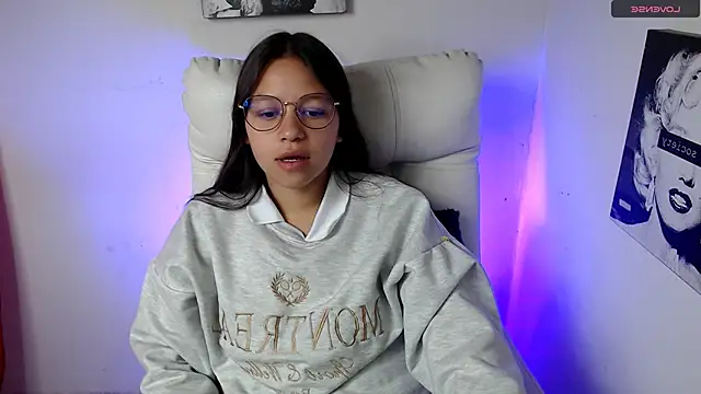 Snapshot of SamanthaRoldaan chatting on 01.24.25 SamanthaRoldaan online show from 01.24.25