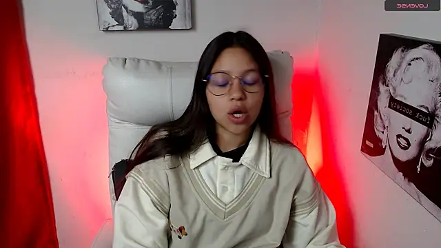 Snapshot of SamanthaRoldaan chatting on 01.25.25 SamanthaRoldaan online show from 01.25.25