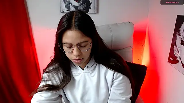 Snapshot of SamanthaRoldaan chatting on 01.26.25 SamanthaRoldaan online show from 01.26.25