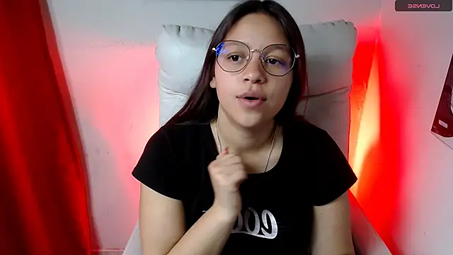 Snapshot of SamanthaRoldaan chatting on 01.27.25 SamanthaRoldaan online show from 01.27.25
