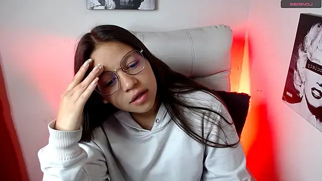 Snapshot of SamanthaRoldaan chatting on 01.28.25 SamanthaRoldaan online show from 01.28.25