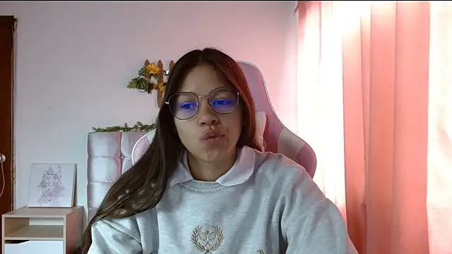 Snapshot of SamanthaRoldaan chatting on 02.13.25 SamanthaRoldaan online show from 02.13.25