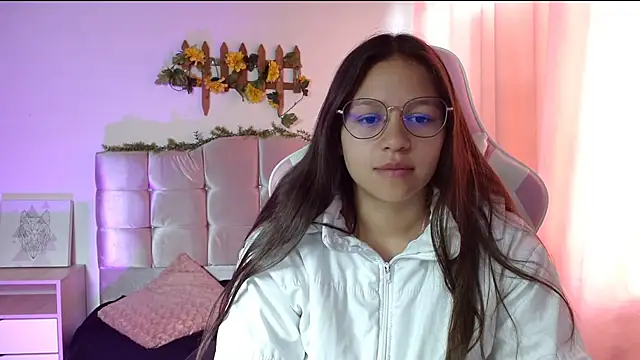 Snapshot of SamanthaRoldaan chatting on 02.18.25 SamanthaRoldaan online show from 02.18.25