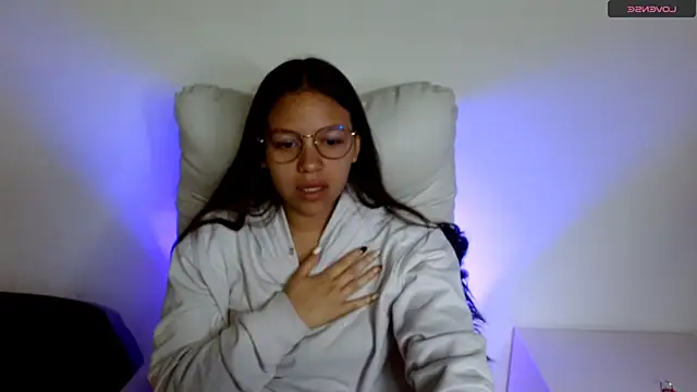 Snapshot of SamanthaRoldaan chatting on 02.21.25 SamanthaRoldaan online show from 02.21.25
