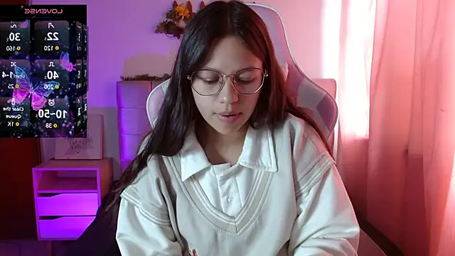 Snapshot of SamanthaRoldaan chatting on 02.22.25 SamanthaRoldaan online show from 02.22.25