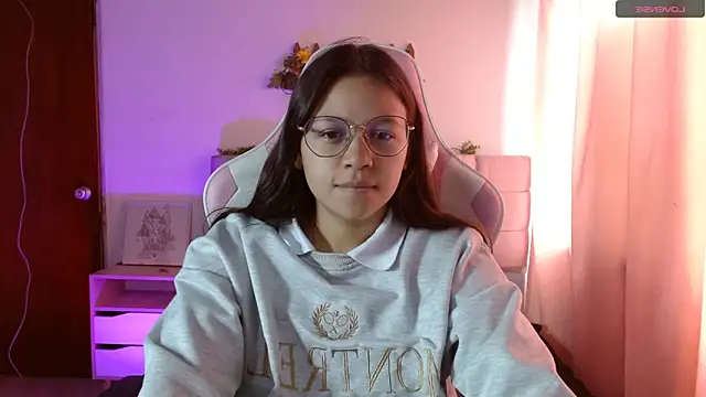 Snapshot of SamanthaRoldaan chatting on 02.23.25 SamanthaRoldaan online show from 02.23.25