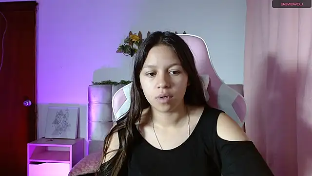 Snapshot of SamanthaRoldaan chatting on 02.23.25 SamanthaRoldaan online show from 02.23.25