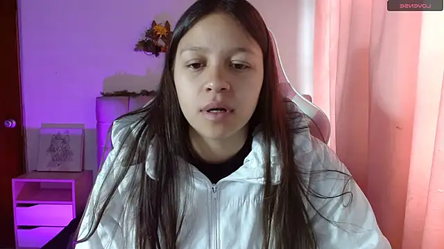 Snapshot of SamanthaRoldaan chatting on 02.24.25 SamanthaRoldaan online show from 02.24.25