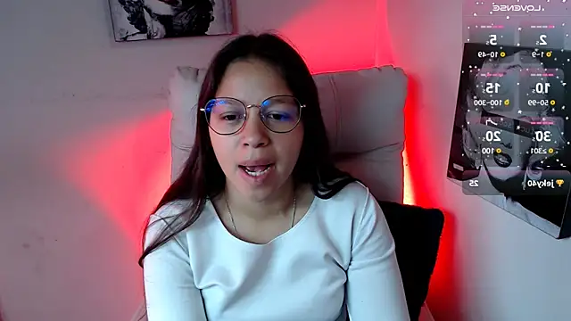 Snapshot of SamanthaRoldaan chatting on 02.28.25 SamanthaRoldaan online show from 02.28.25