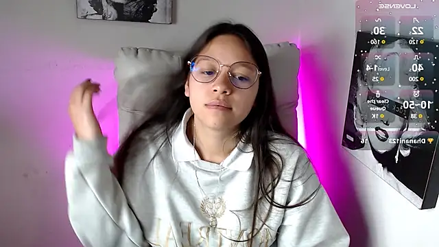 Snapshot of SamanthaRoldaan chatting on 03.04.25 SamanthaRoldaan online show from 03.04.25