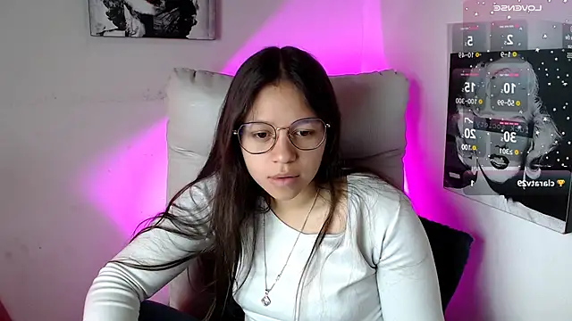 Snapshot of SamanthaRoldaan chatting on 03.10.25 SamanthaRoldaan online show from 03.10.25