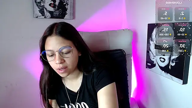 Snapshot of SamanthaRoldaan chatting on 03.11.25 SamanthaRoldaan online show from 03.11.25