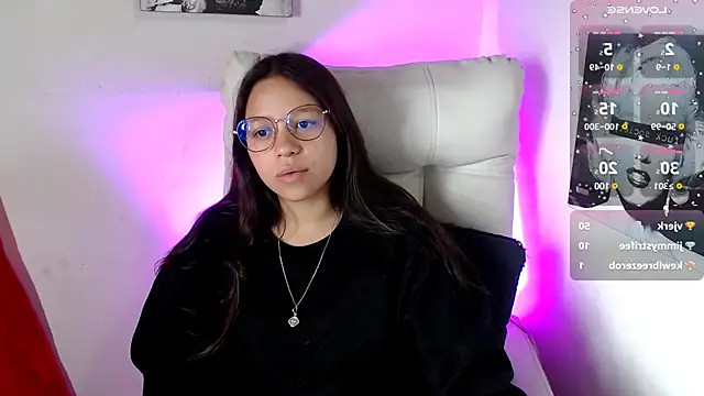 Snapshot of SamanthaRoldaan chatting on 03.11.25 SamanthaRoldaan online show from 03.11.25