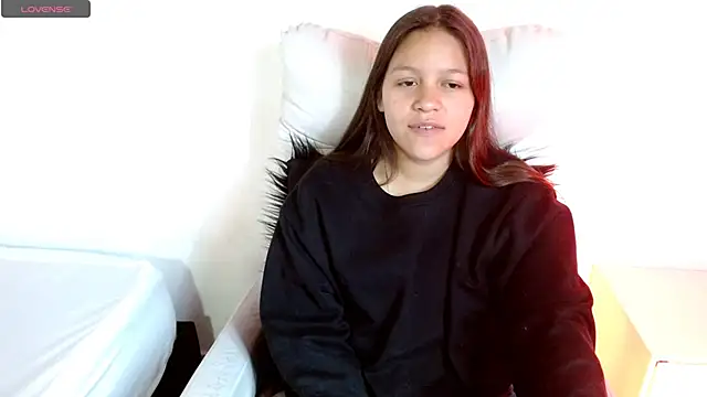 Snapshot of SamanthaRoldaan chatting on 03.13.25 SamanthaRoldaan online show from 03.13.25