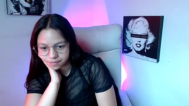 Snapshot of SamanthaRoldaan chatting on 03.15.25 SamanthaRoldaan online show from 03.15.25