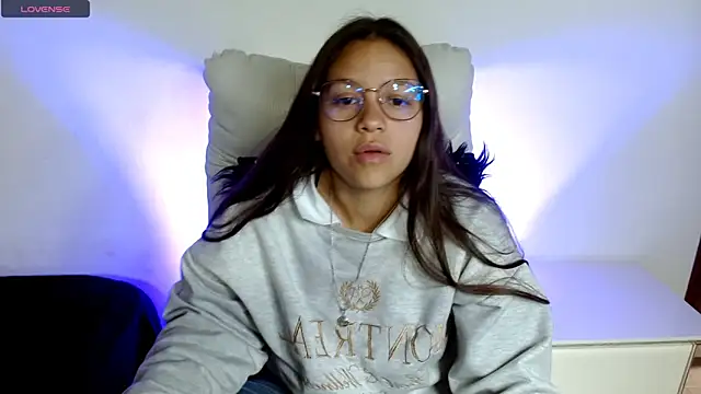 Snapshot of SamanthaRoldaan chatting on 03.18.25 SamanthaRoldaan online show from 03.18.25