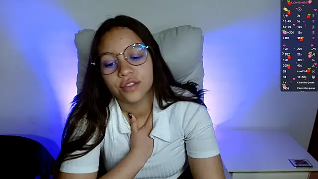 Snapshot of SamanthaRoldaan chatting on 03.22.25 SamanthaRoldaan online show from 03.22.25