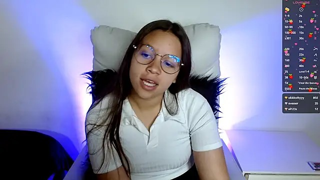 Snapshot of SamanthaRoldaan chatting on 03.22.25 SamanthaRoldaan online show from 03.22.25