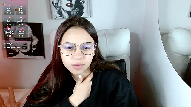 Snapshot of SamanthaRoldaan chatting on 10.11.25 SamanthaRoldaan online show from 10.11.25