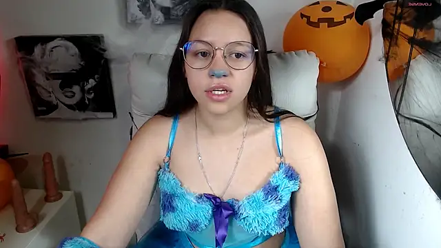 SamanthaRoldaan online show from 10.31.25