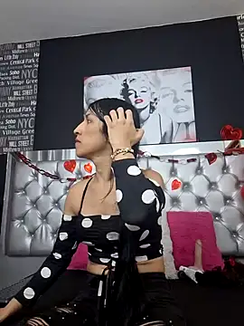 Snapshot of _nicolehotshemale chatting on 02.10.25 nicolehotshemale online show from 02.10.25