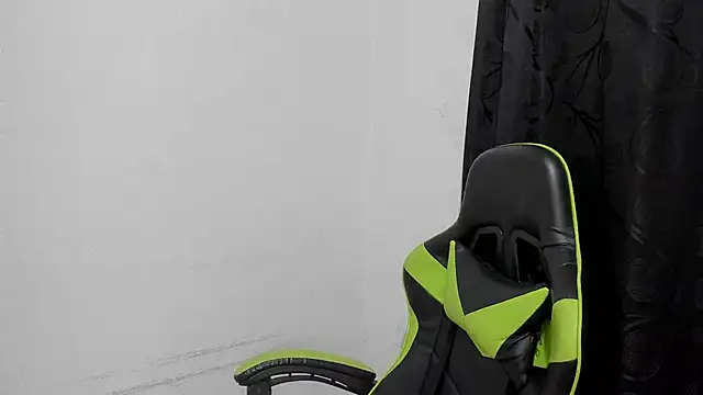 leila 22 online show from 12.14.24