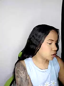 leila 22 online show from 01.26.25