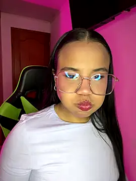 leila 22 online show from 09.16.25