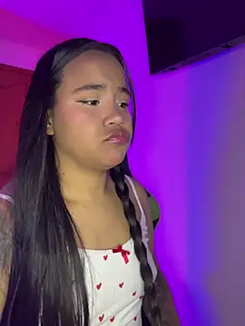 leila 22 online show from 10.23.25