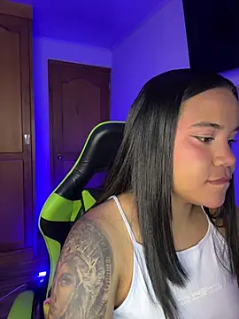 leila 22 online show from 04.04.26